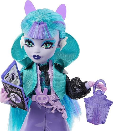 Monster High Skulltimate Secrets Neon Frights series 3 dolls