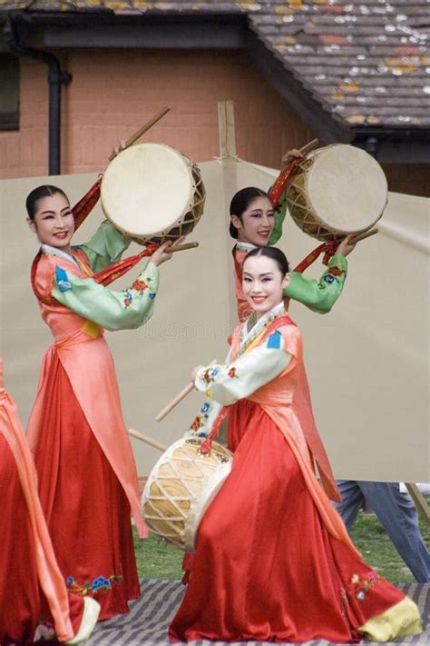 Korean Ethnic Dance Performance Editorial Stock Image - Image of attractive, korea: 22572054