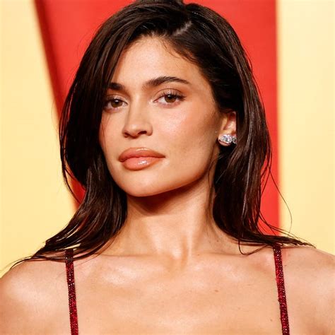 Kylie Jenner Just Debuted A Bright Teal Blue Hair Colour In An Ode To ...