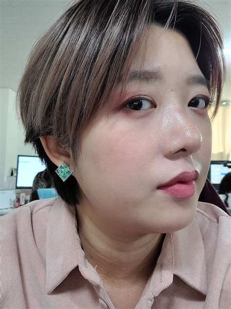 Daily working makeup with Clio eye palette : r/AsianBeauty