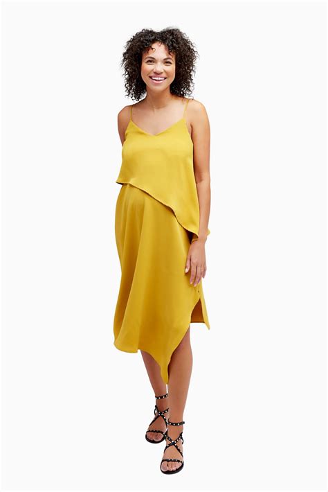 5 Elegant Maternity Dress Rentals For Your Baby Shower - The Good Trade