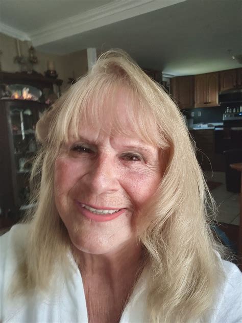 Salons predict more women will choose fine hair bob with fringe 16