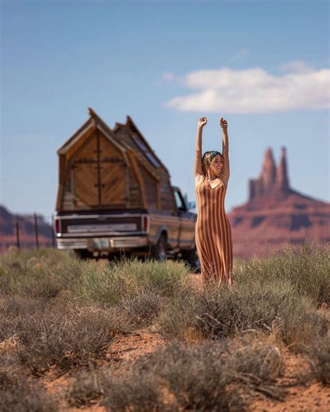 SARA JEAN UNDERWOOD – Instagram Pictures, December 2018 – HawtCelebs