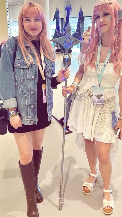 Ldshadowlady with an Ocean Queen Cosplayer at Twitchcon