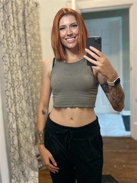 Would you take me dancing on a Saturday night? : r/RedheadBeauties