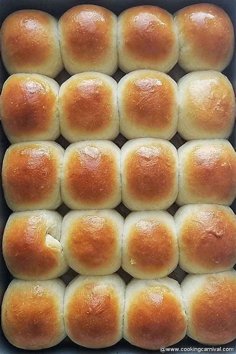 Ladi Pav Recipe | Eggless Dinner Rolls from scratch - CookingCarnival.com