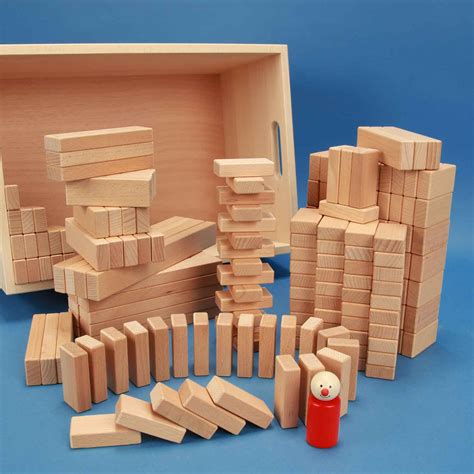 set van  houten blokken  een beukenhouten kist reeks van kleine