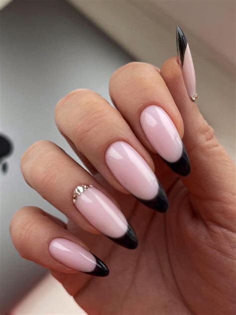 25 Awesome French Tip Nails to try Once