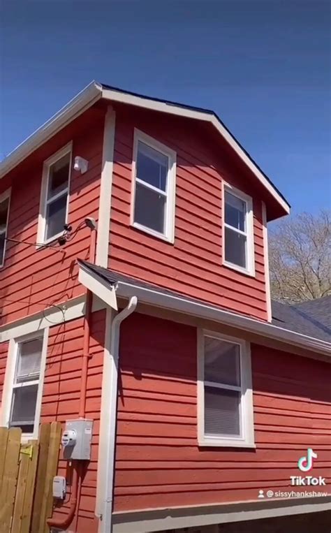 Couple buy home without viewing first and discover secret room behind