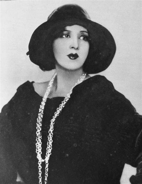 Pictures of Estelle Taylor