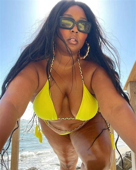 Lizzo’s Bikini Chain Belt Is The Best Swimsuit Accessory