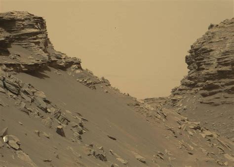 Stunning New Images Of Mars From The Curiosity Rover - Universe Today