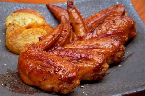 【コツは3つ】手羽先を上手に食べる方法を解説！おすすめの手羽先レシピも - デイリシャス[楽天レシピ]