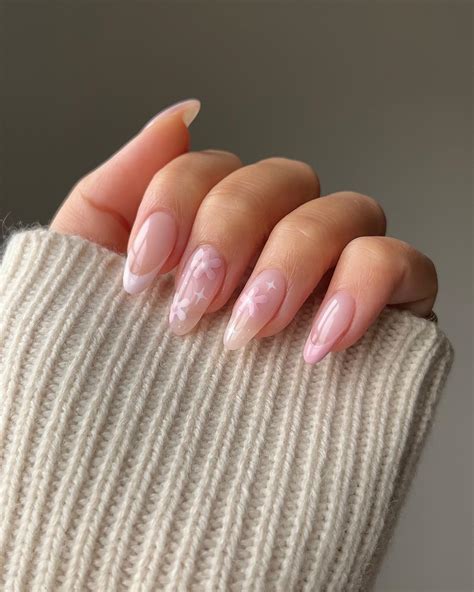 simple almond nail designs 14