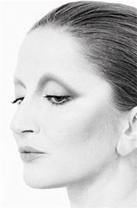 Pin by Marc Bordet on Women | Portrait, Makeup inspiration, Vintage ...