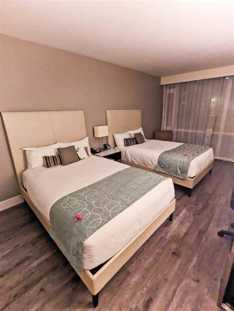 Review of Coast Coal Harbour Vancouver Hotel: Awesome Location and ...