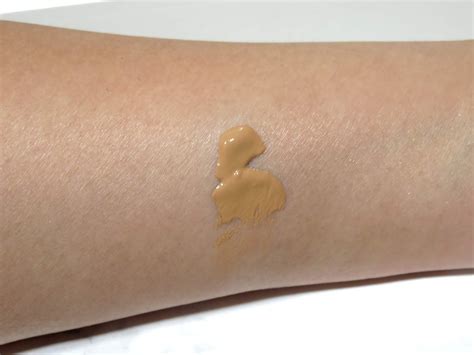 | Review | Giorgio Armani Beauty Crema Nuda Tinted Cream | Pretty is my ...