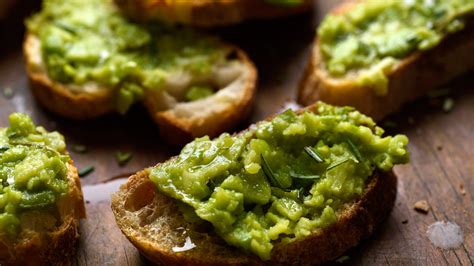 When It Comes to Fava Beans, Naked Is Best - The New York Times