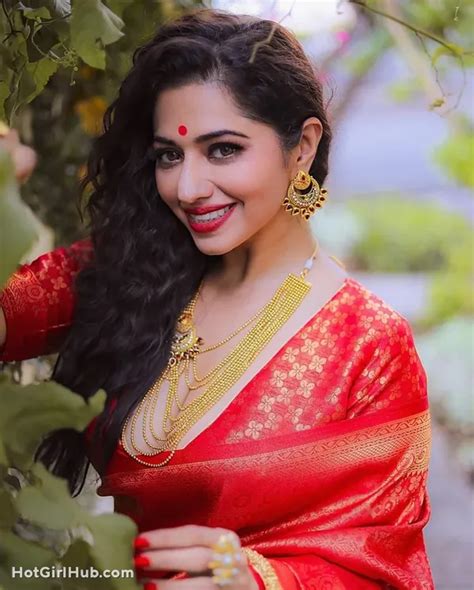 beautiful indian girls big boobs  pics