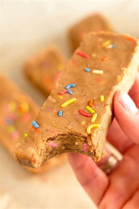 15 Homemade Protein Bar Recipes (Whey, Vegan, & More)