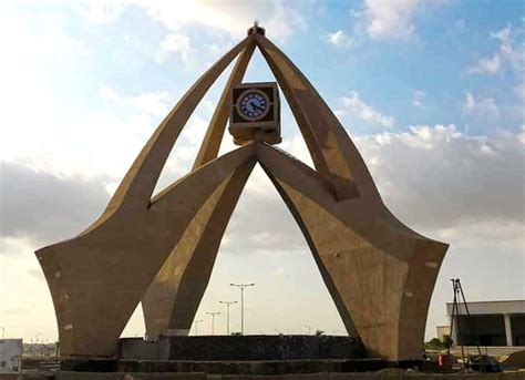 bahria town karachi global clock time