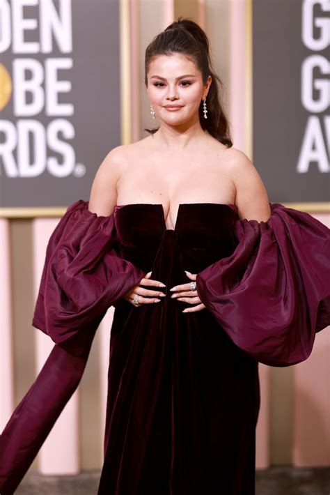 Selena Gomez wore Valentino Couture @ Golden Globes 2023 - FASHION SIZZLE