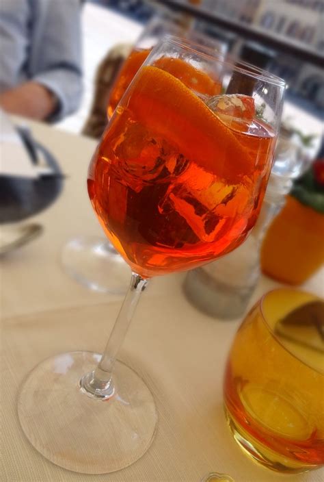 Scrumpdillyicious: The Italian Spritz: Aperol & Prosecco