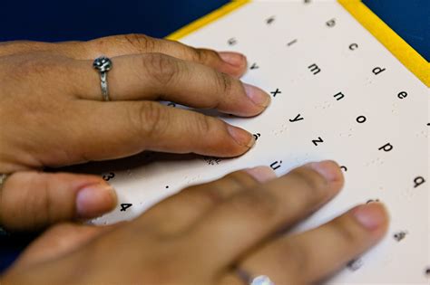 O Que É Braille - Sistema Braille: código de escrita e leitura táteis completa 200 anos ...