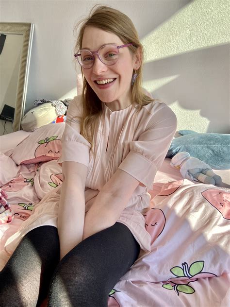 What You NEED To Know Before Subscribing To Willow Harper's OnlyFans Image 7
