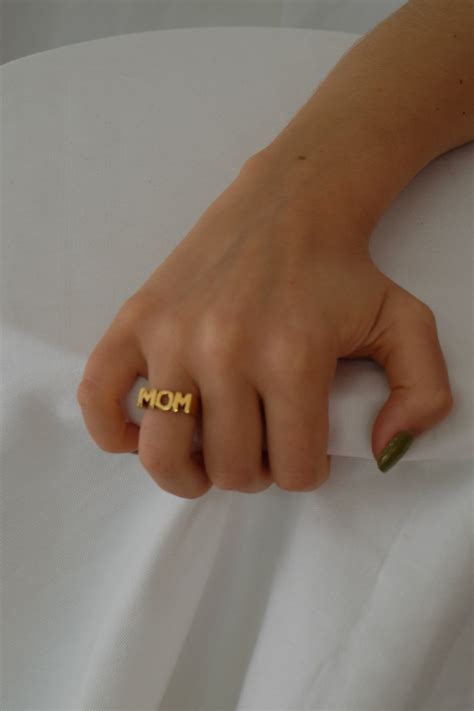 MOM RING MY MARIA BLACK – BEYOND STUDIOS