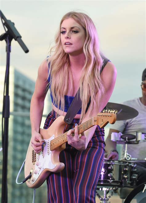 LINDSAY ELL Performs at BFI Rooftop on the Row in Nashville 08/21/2018
