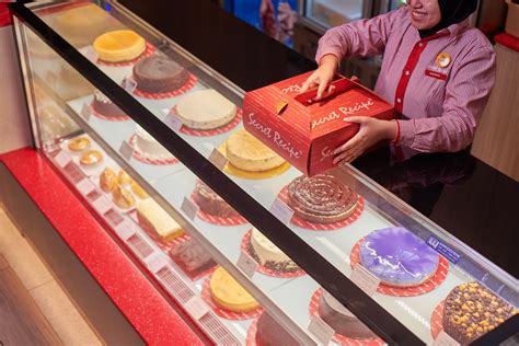 100% Halal Certified Cake & Food At Secret Recipe Cafe & Restaurant