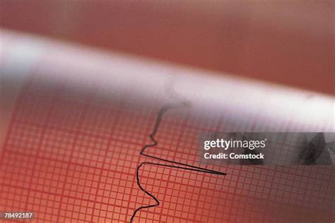 25 Sine Wave Ekg Stock Photos, High-Res Pictures, and Images - Getty Images