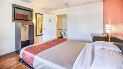 Motel - 6 Oakland Embarcadero | Budget Bay Area Motel