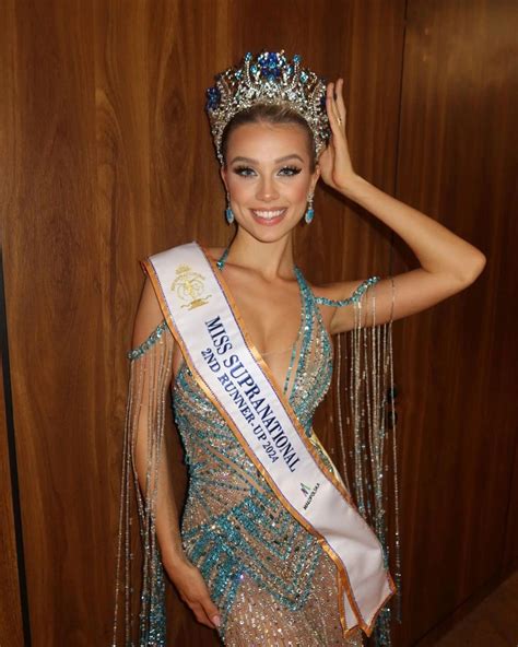 Galerie: Justýna Zedníková a Ondřej Novotný spojí síly: Modelka stojí