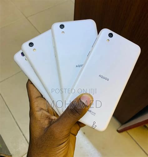 Sharp Aquos Sense 2 SHV43 32 GB Silver in Ilala - Mobile Phones