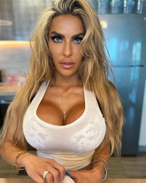 Autumn Blair | 💋 What would you call this hairstyle? I call it CFM hair