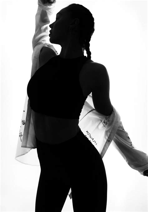 Alexis Ren – Sexy Toned Body in Warriors Fitness Program 2020