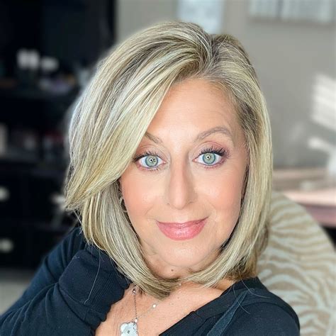 Beginner Hooded Eye Shadow Tutorial For Women Over 50!! Say INFO1121