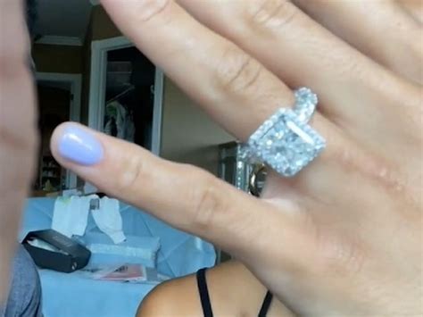 Tyreek Hill's Fiancee Shows Off Engagement Ring, It's Bigger Than My ...