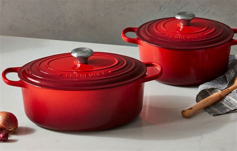 Round vs. Oval Dutch Oven? | Le Creuset®