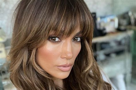 Jennifer Lopez Debuts A Brand-New Hairdo To Kick-Off The Summer - US ...