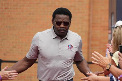 Fans Saddened By Michael Irvin’s Announcement on Saturday - Athlon Sports