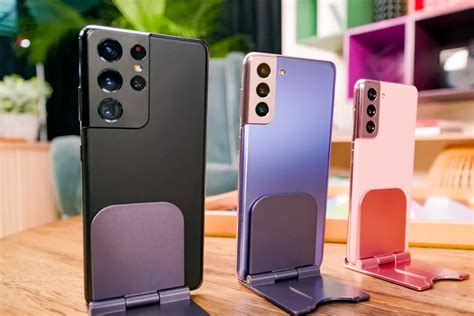 Новая победа Samsung. Флагманские Samsung Galaxy S21 вдвое превзошли ...