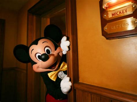 Disney to introduce AI robot Mickey Mouse at theme parks, insists it ...