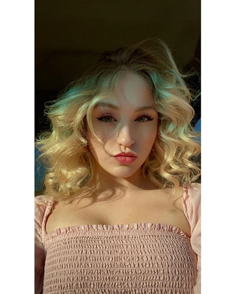 Megan Davis (@megan.aria) • Instagram photos and videos
