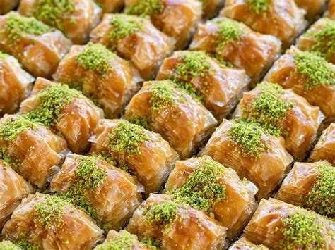 Arabic Sweets, Arabic Food, Saudi Arabian Food, Mansaf, Delish ...