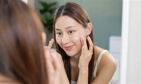 7 Rekomendasi Sunscreen untuk Kulit Sensitif Terbaik. Bebas Iritasi!