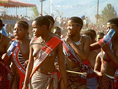 Swazi young women at the Reed Dance Ethnic Diversity, Old Photography, People Of The World, Zulu ...