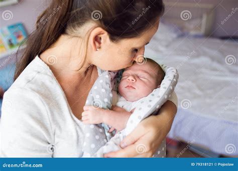 rocio pelagico loco madre  su hijo recien nacido cadena ademas ventaja